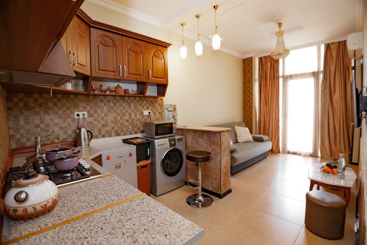 Apartment On Javakhishvili Batoumi Extérieur photo